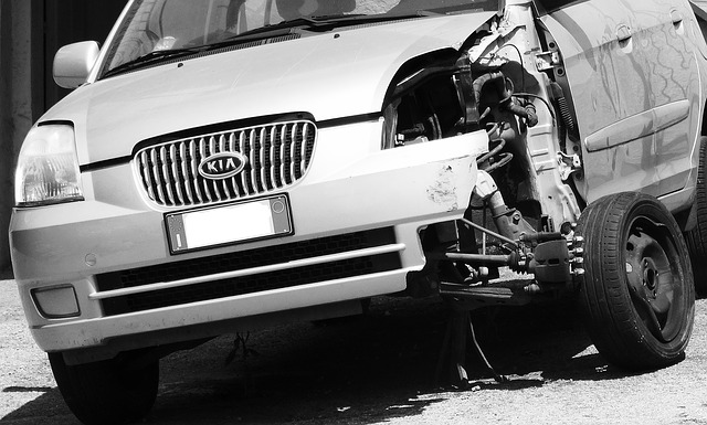 car-wrecked-845143_640