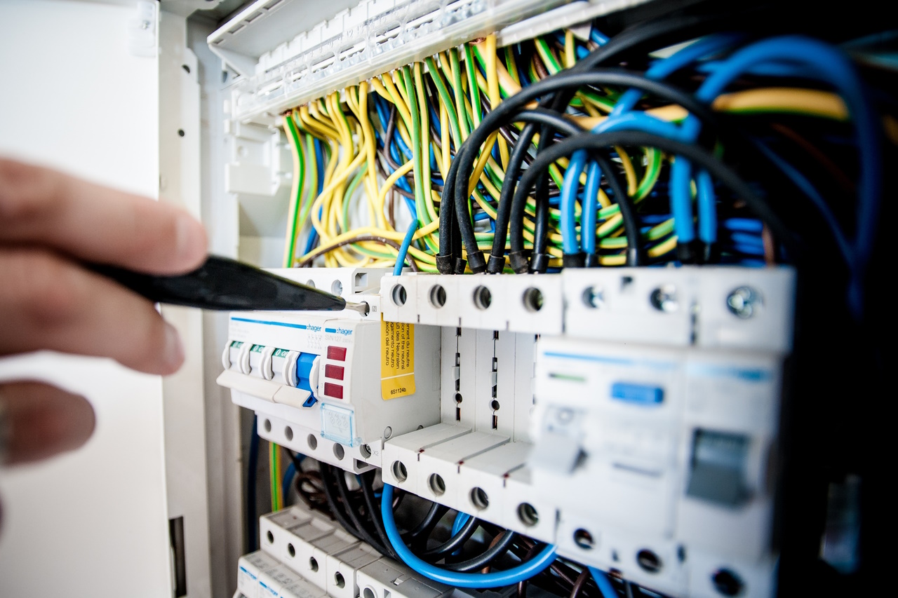 Czym charakteryzują się kable miedziane do instalacji elektrycznych?